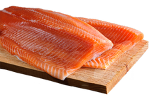 Charger l'image dans la galerie, Saumon frais Atlantique Canadien 4-5kg- fileté à la main le matin de votre livraison