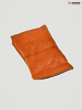 Charger l&#39;image dans la galerie, Portion de saumon  avec peau  Biologique 6-8 onces - nouvelle écosse-(2 livres par commande)

